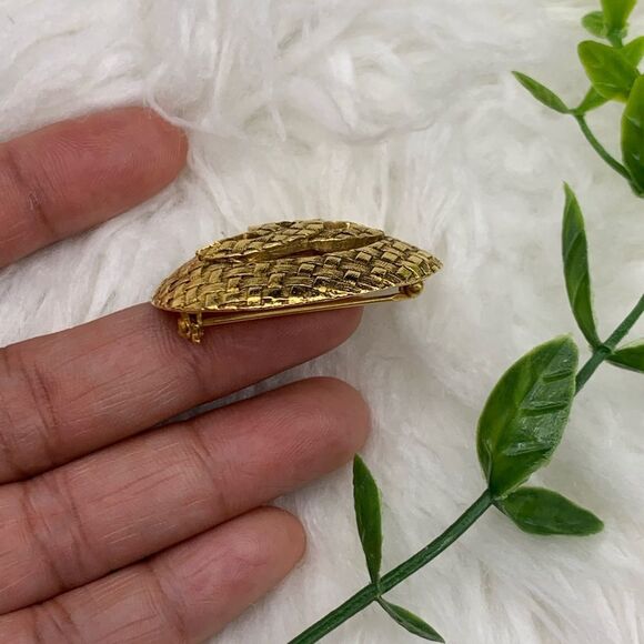 Vintage Chanel Gold Woven Logo Brooch - Picture 3 of 9